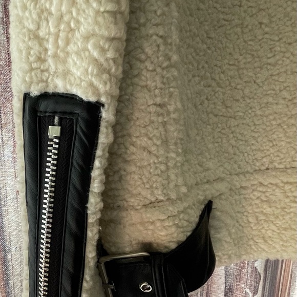 FOREVER 21 Cream Tan Sherpa Teddy Moto Style Jacket Women Size Small - Picture 5 of 5